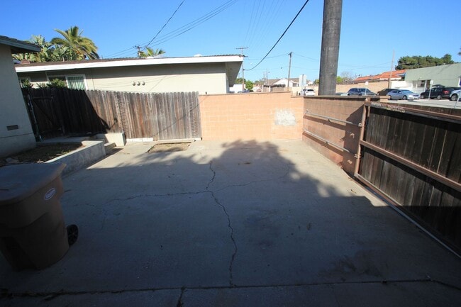 Building Photo - SanLuisProperties