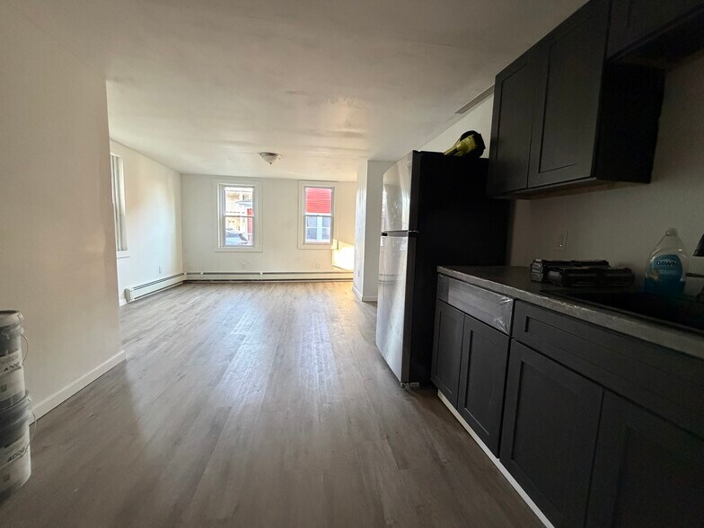 Building Photo - 490 Boswell Ave