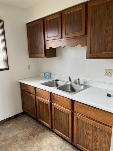 Building Photo - 15 N Lawler St