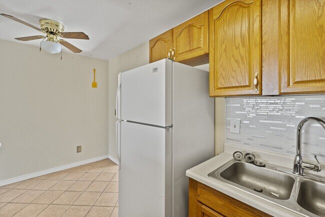 Building Photo - 4319 Millburn S