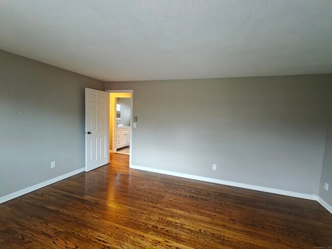 Building Photo - 700 High Street Ext