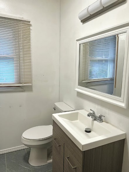 Building Photo - 1949 Marlow Rd