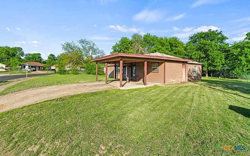 Building Photo - 1710 Cole St