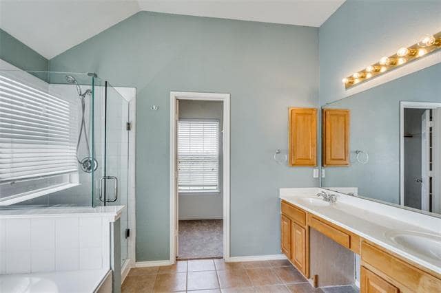Building Photo - 3408 Oleander Dr