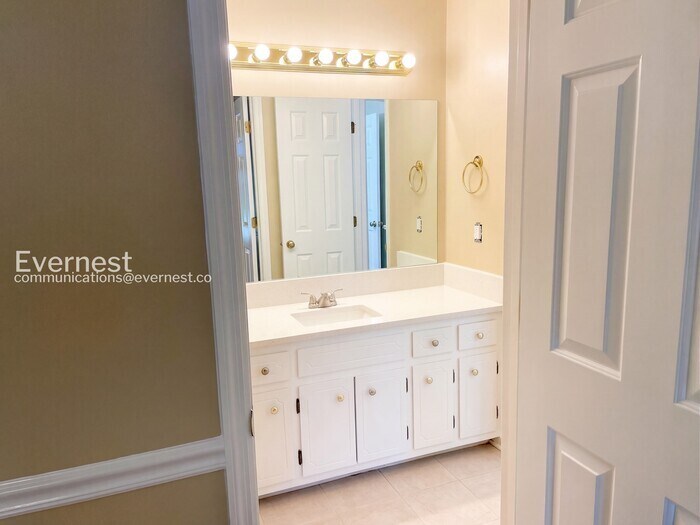 Building Photo - 1203 Countryside Dr