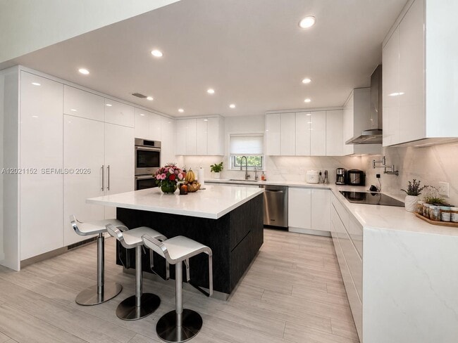 Building Photo - 2616 Oakbrook Ct