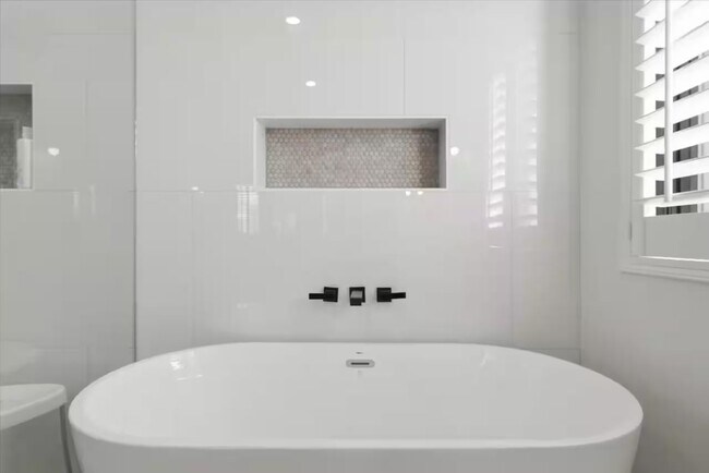 Building Photo - 6460 E Trailridge Cir