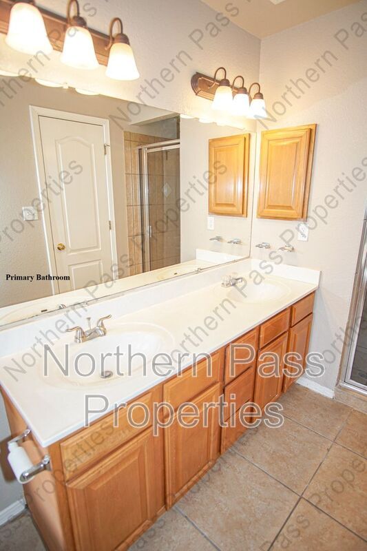 Building Photo - 10790 Adin St