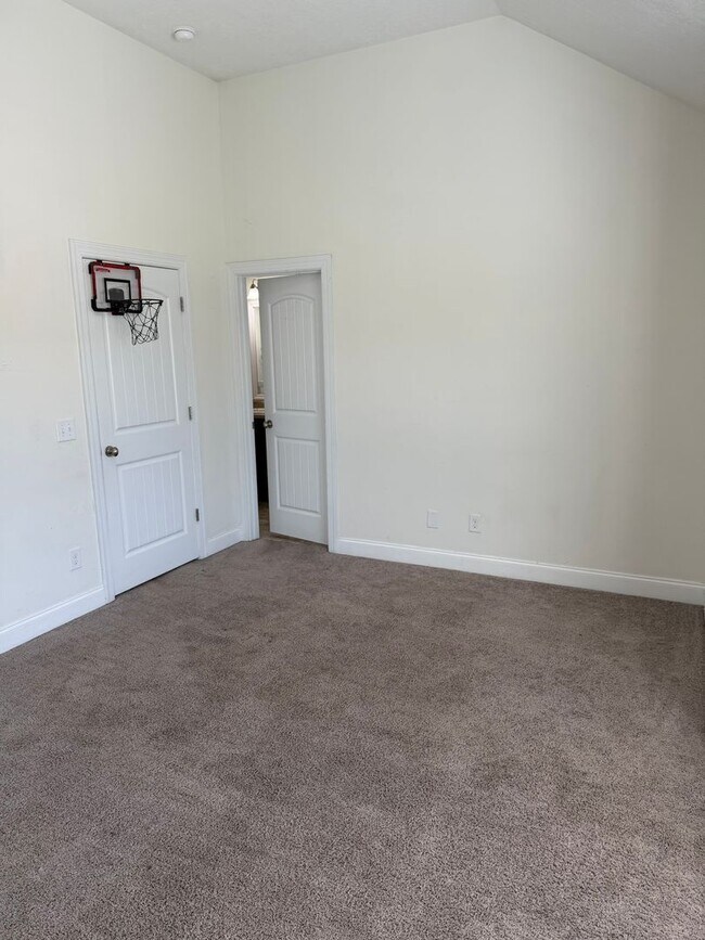 Building Photo - Welcome to your new home!