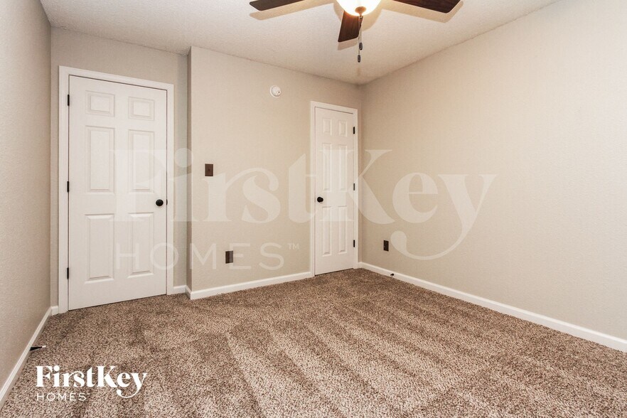 Building Photo - 1164 Chestnut Ln