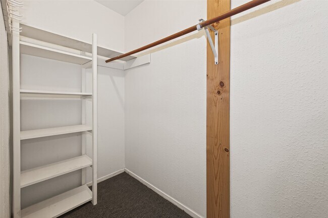 Building Photo - 6630 Harpers Dr