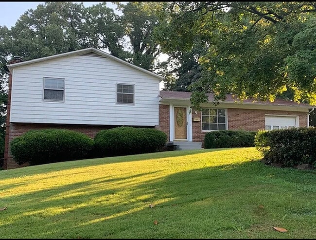 Primary Photo - 4609 Lakeview Dr NW