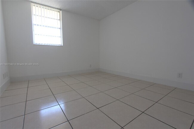 Building Photo - 801 NW 47th Ave