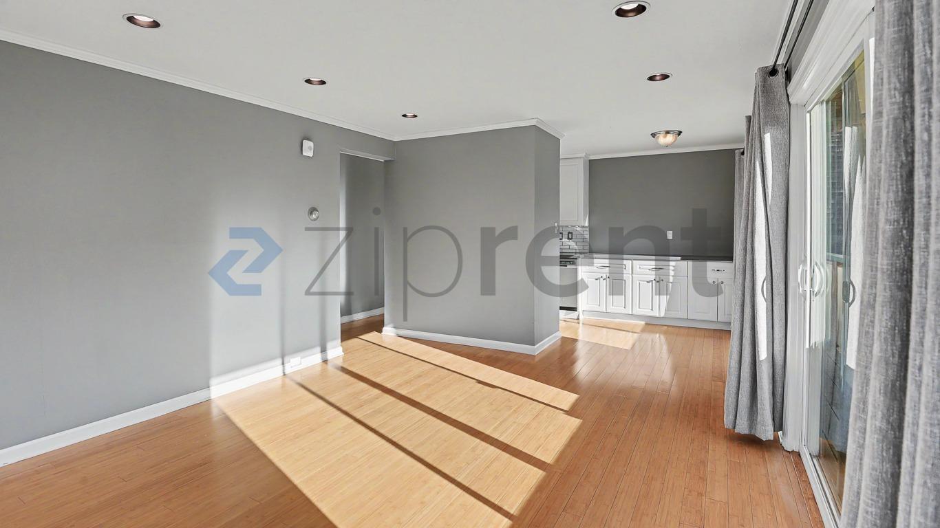 Building Photo - Unit 105