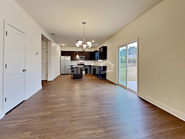 Building Photo - 212 Lake Vista Dr