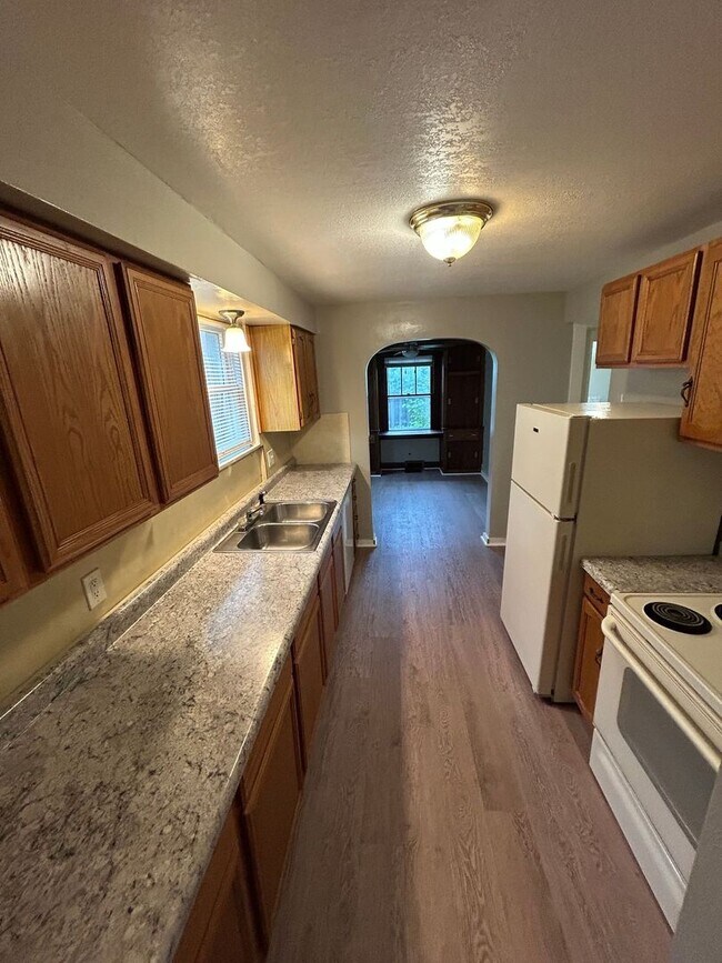 Building Photo - Beautiful 4 Bedroom Home for Rent