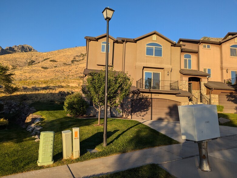 Building Photo - 10576 N Sage Vista Ln