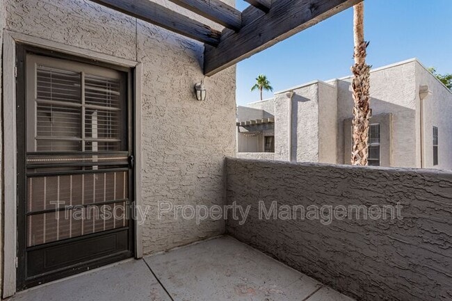 Building Photo - 8020 E Thomas Rd