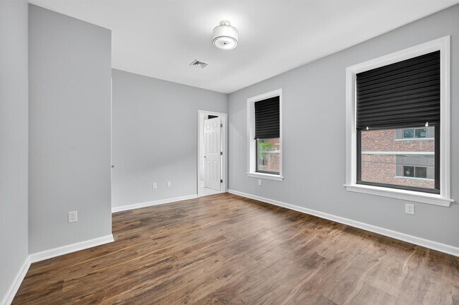 Building Photo - 90 Linden Ave