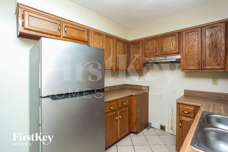 Building Photo - 1579 Belle Trees Dr