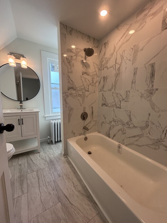 Building Photo - 567 Britton Rd