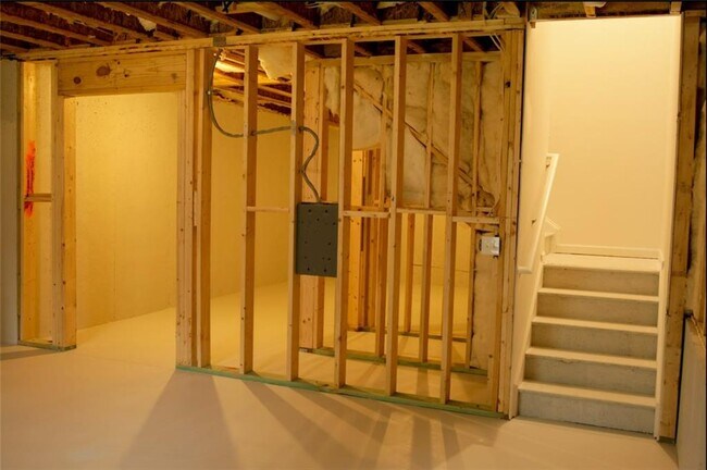 Building Photo - 129 Elijah St