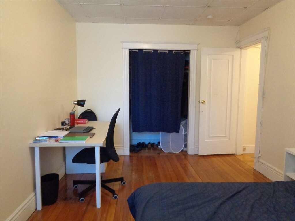 Building Photo - 41 Carlton St