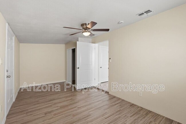 Building Photo - 805 E Turney Ave