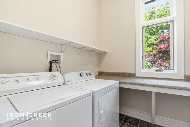 Building Photo - 51 Mountain Tea Ln