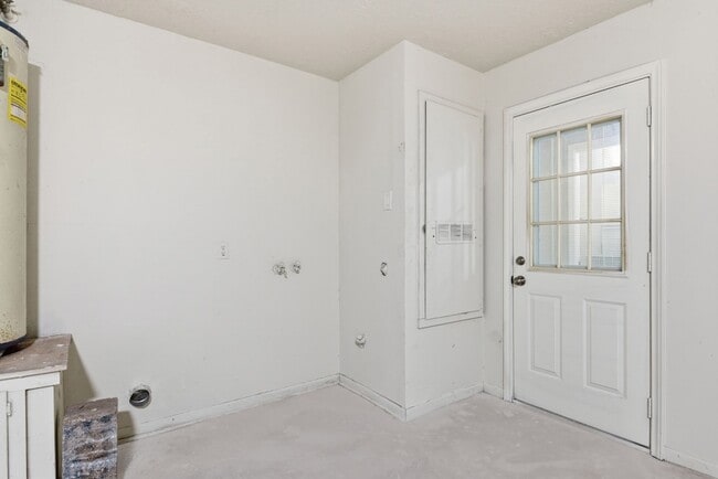 Building Photo - 3120 Royal St