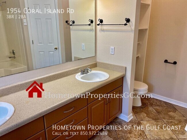 Building Photo - POOL HOME near Naval Air Station Pensacola!