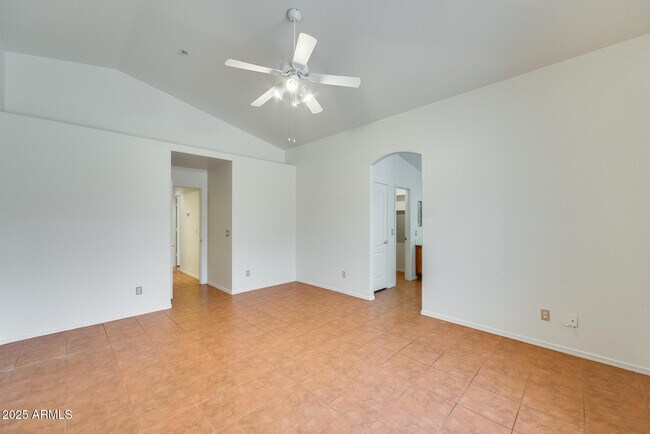 Building Photo - 4559 W Dailey St