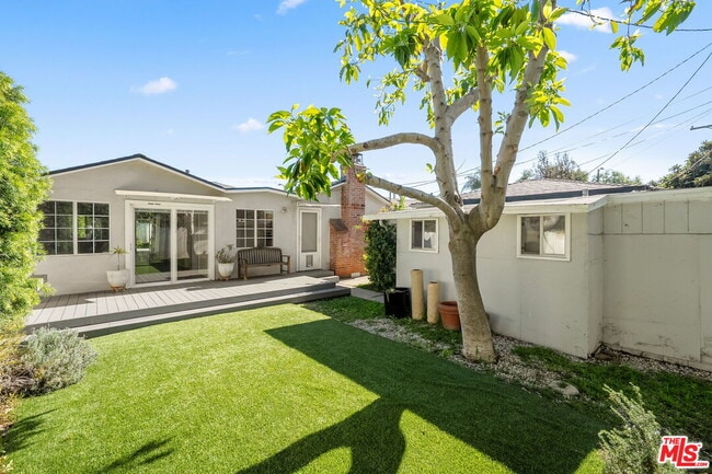 Building Photo - 2939 Oakhurst Ave