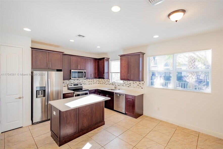Building Photo - 6950 Pines Cir