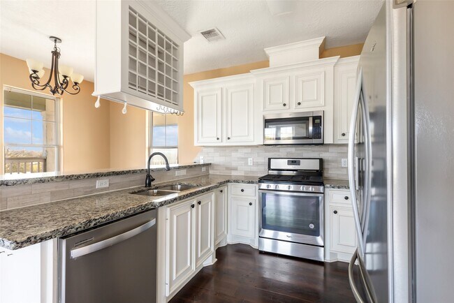 Building Photo - 205 Rue Orleans St