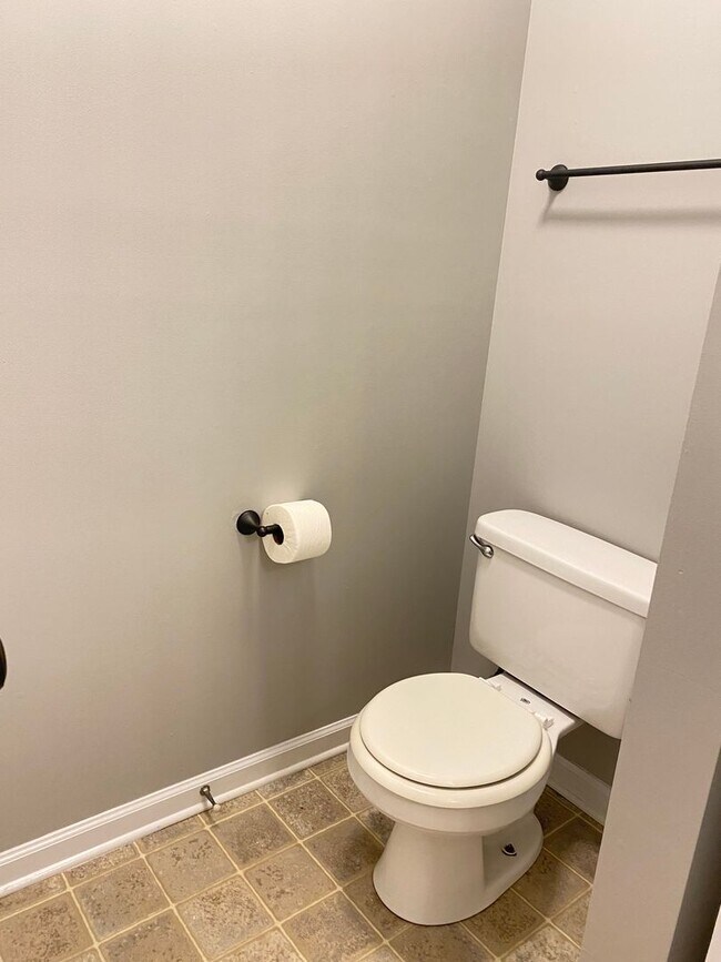 Building Photo - 109 Maureen Dr