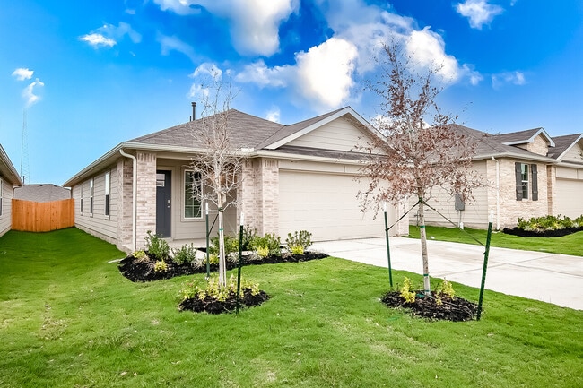 Building Photo - 490 Evergreen Sumac Loop, Kyle, Texas 78640