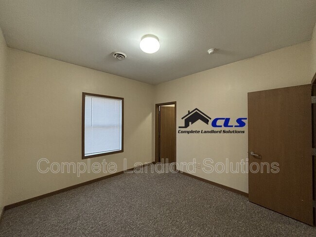 Building Photo - 1400 North Ave