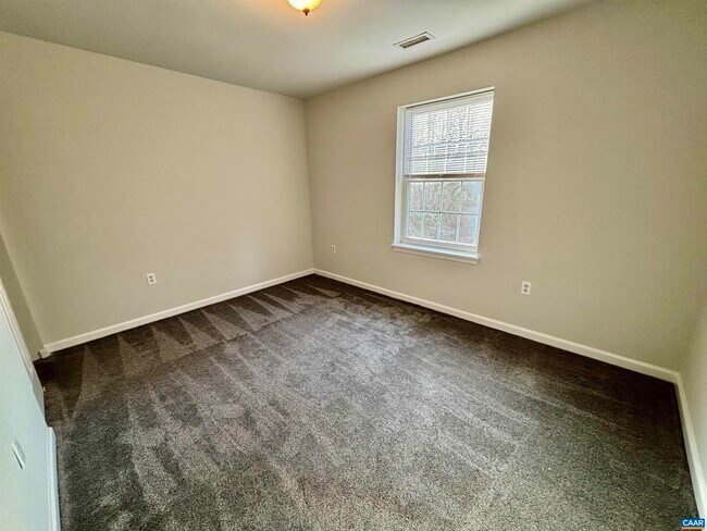 Building Photo - 460 Twinkling Springs Rd