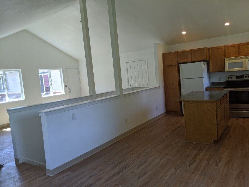 Building Photo - 14301 Mill Ct