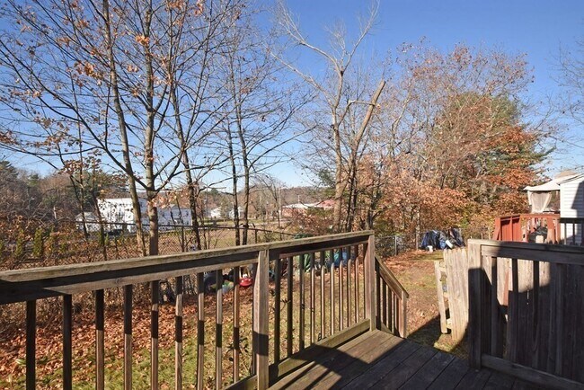 Building Photo - 32 Nelson St