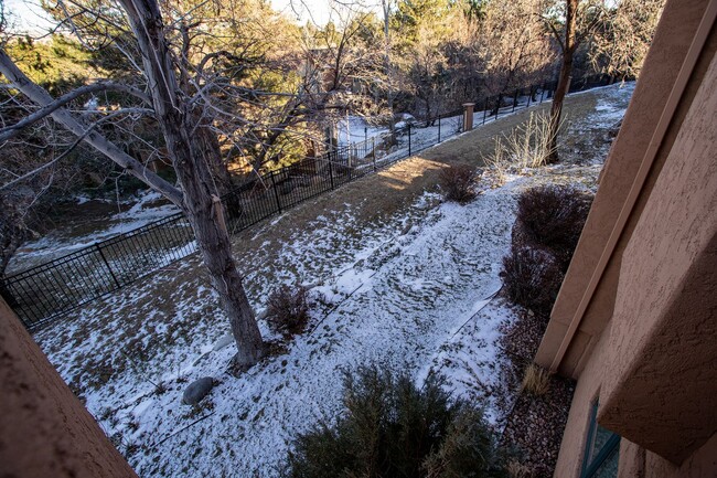 Building Photo - Lovely Ranch Patio Home in D-12!