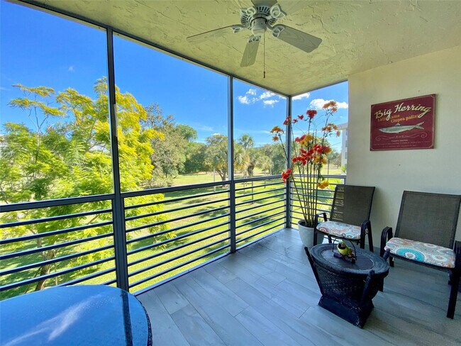 Building Photo - 3800 Oaks Clubhouse Dr