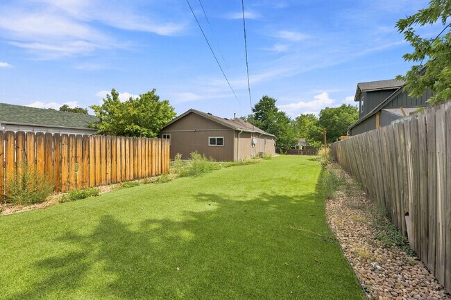 Building Photo - $2,800.95 with $300 Off the first month's rent, 3 Beds - 2 Baths, Single Family Home in Denver wi...