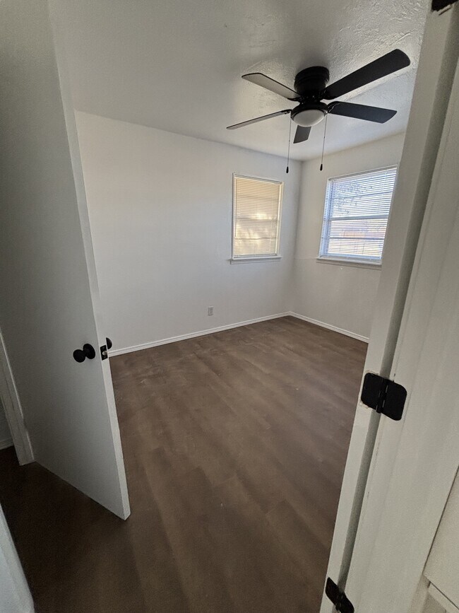 Building Photo - 104 Gatewood Dr