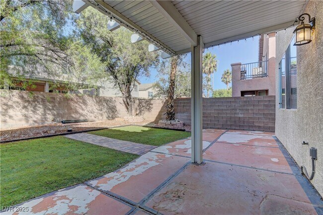 Building Photo - 10654 Solar Hawk Ave