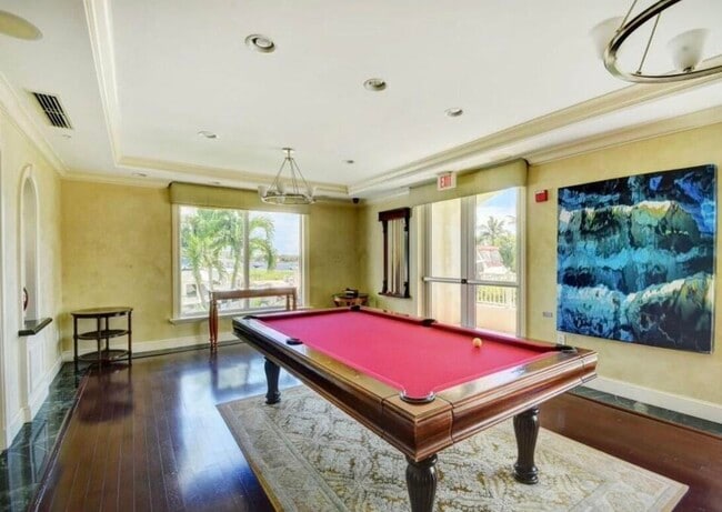 Building Photo - 804 E Windward Way