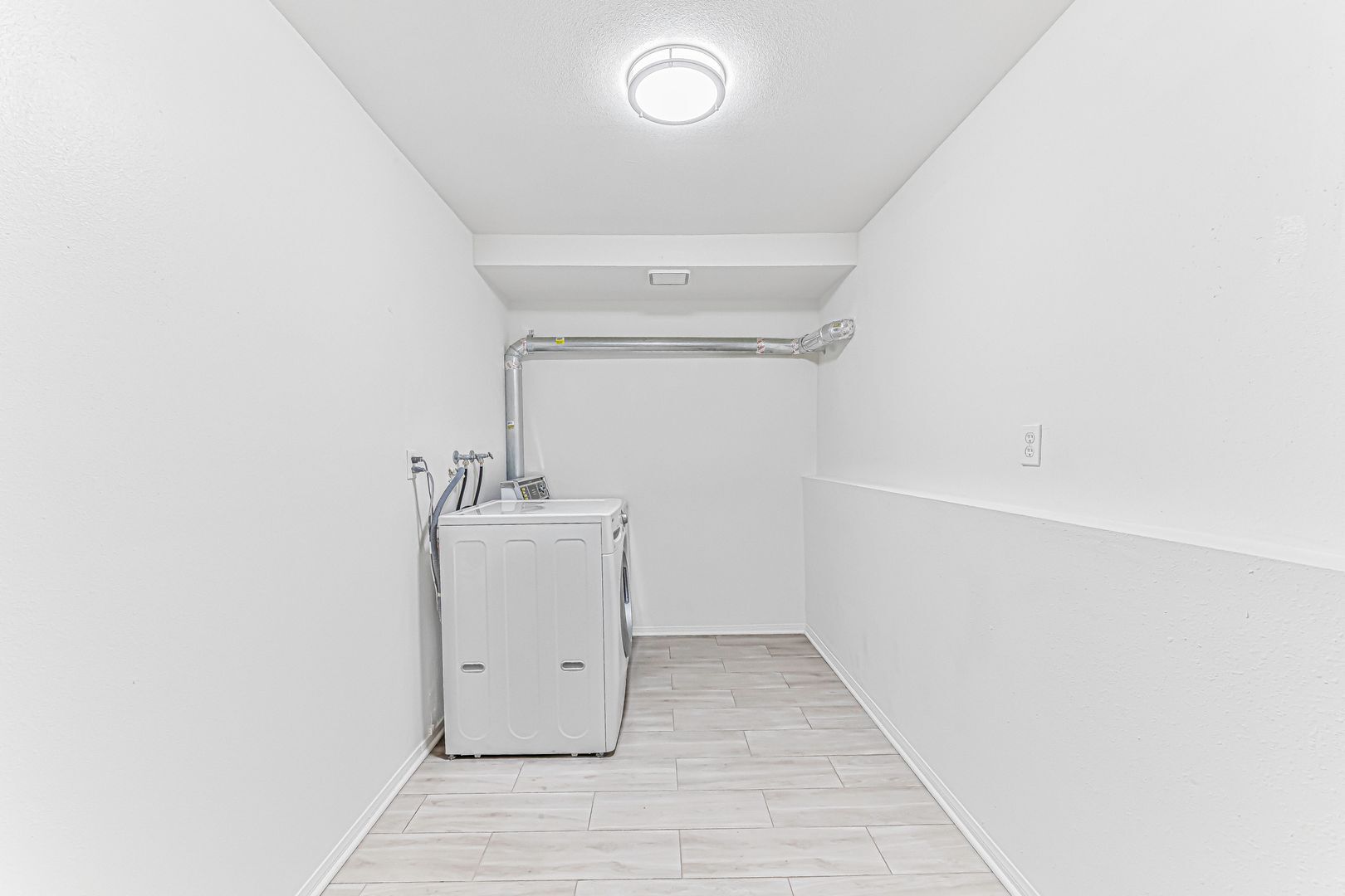 Building Photo - 402 California St