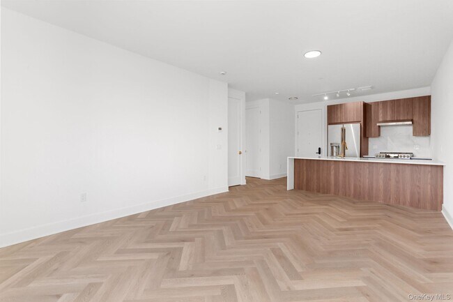 Building Photo - 100 E Putnam Ave