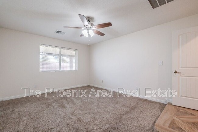 Building Photo - 3231 N Woodburne Dr